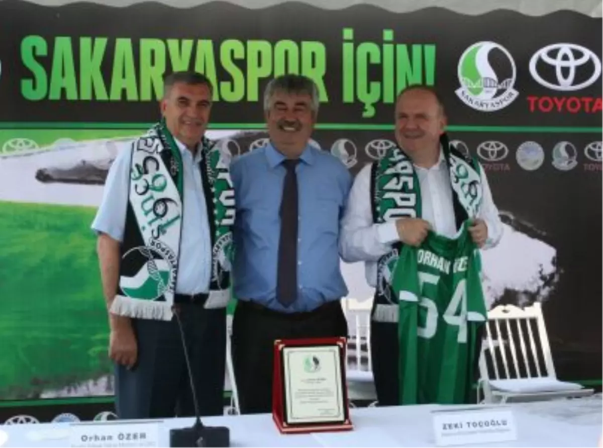 Toyota'dan Sakaryaspor'a 500 Bin TL'lik Katkı