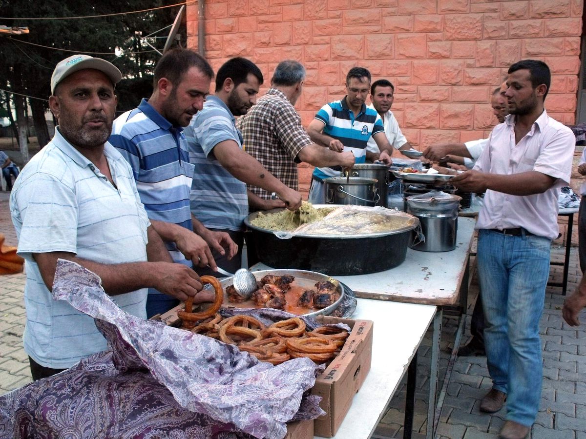 Yavuzeli Belediyesi\'nden İlçe Halkına İftar