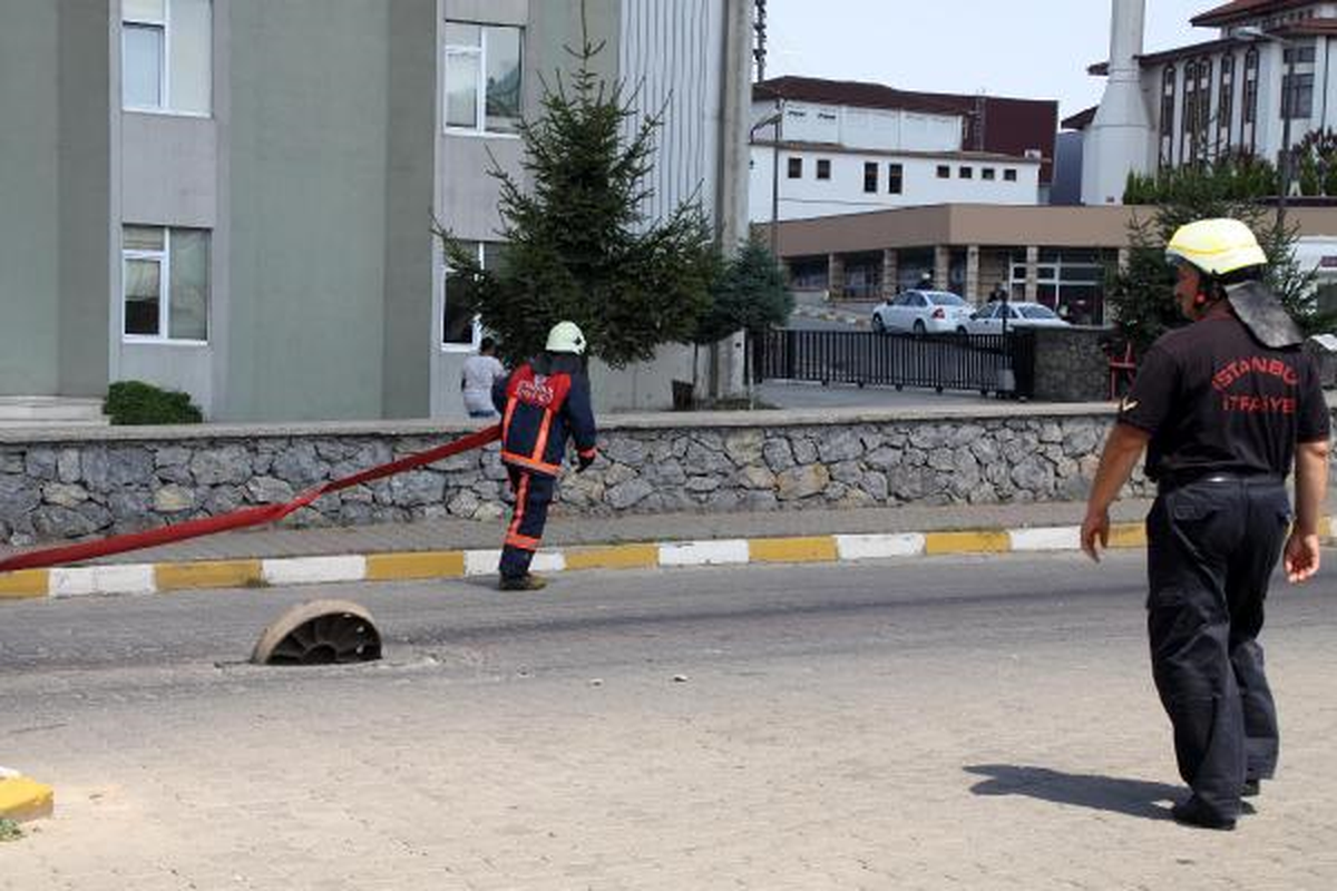 Yeniden---Tuzla\'da Boya Fabrikasında Yangın (4)