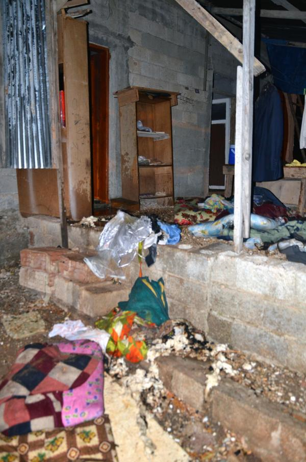 Açlık Grevi Yapan 3 Kız Kardeşin Kaldığı Evi Babaları Yaktı