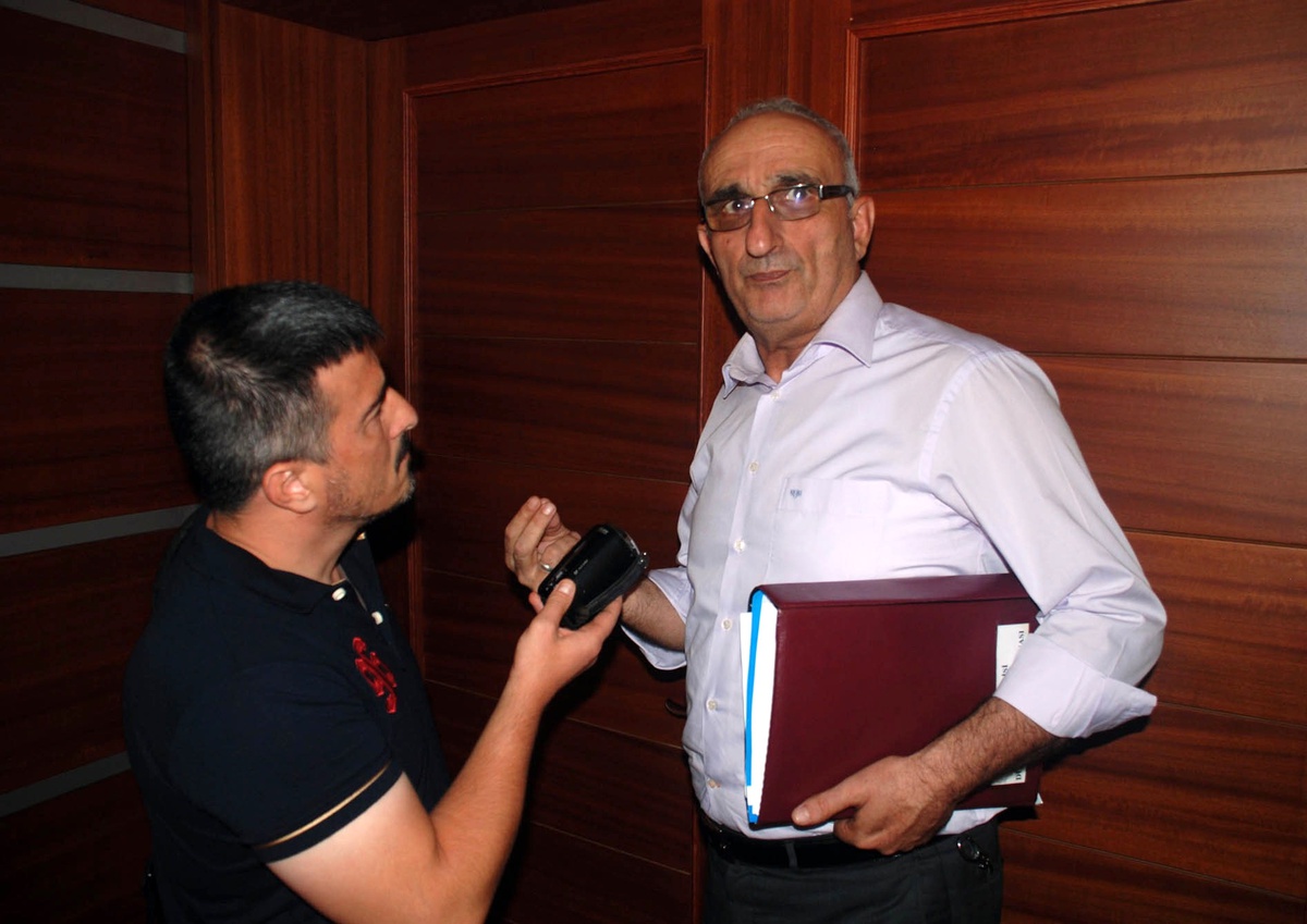 AK Parti\'li Üyeden Belediye Başkanına 1 TL\'lik Tazminat Davası