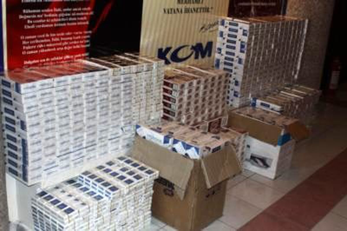 Aksaray\'da 100 Bin Paket Kaçak Sigara Ele Geçirildi