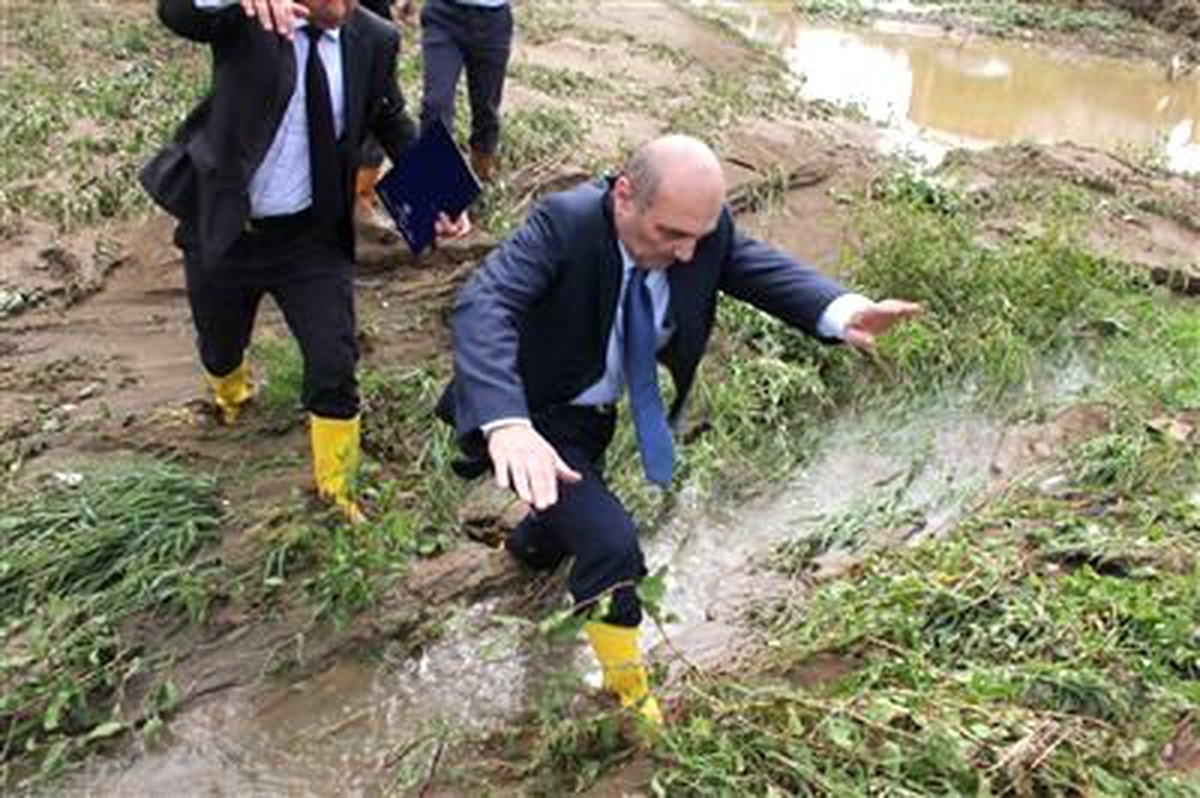 Bayraktar: Derelerin Menfezleri Tıkandığı İçin Sel Yaşandı