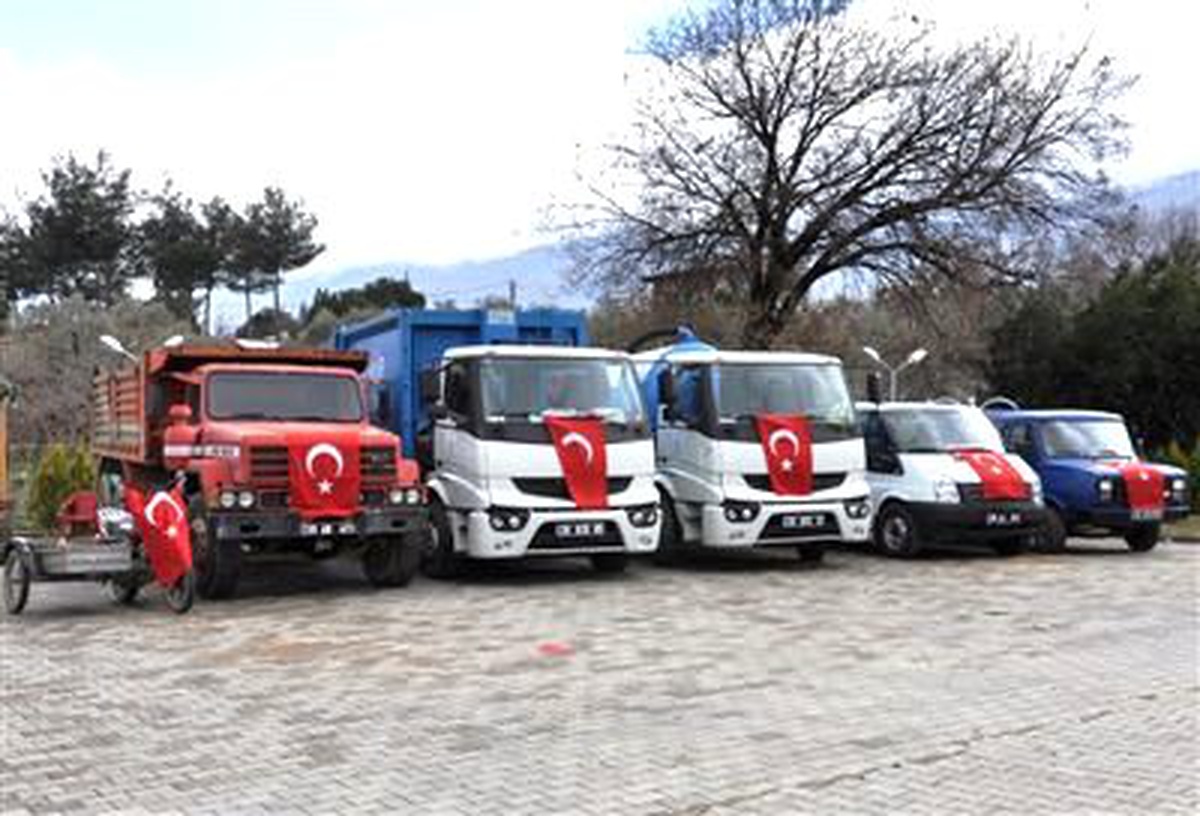 Beydağ Belediyesi\'nin Araç Filosu Yüzde Yüz Genişledi