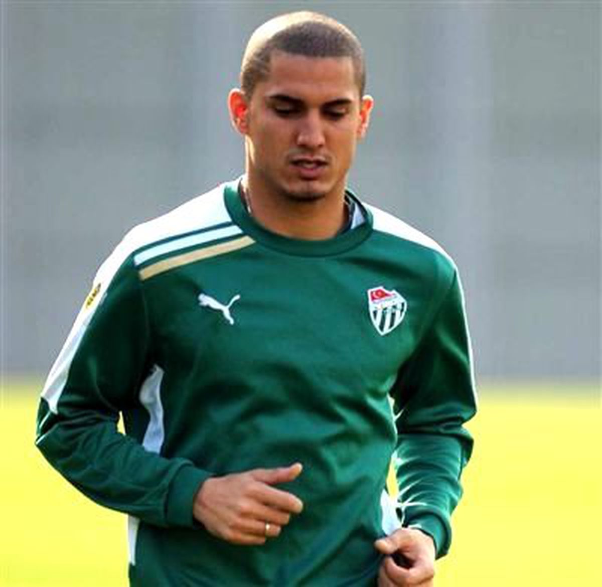 Bursasporlu Basser\'e Milli Takımdan Davet