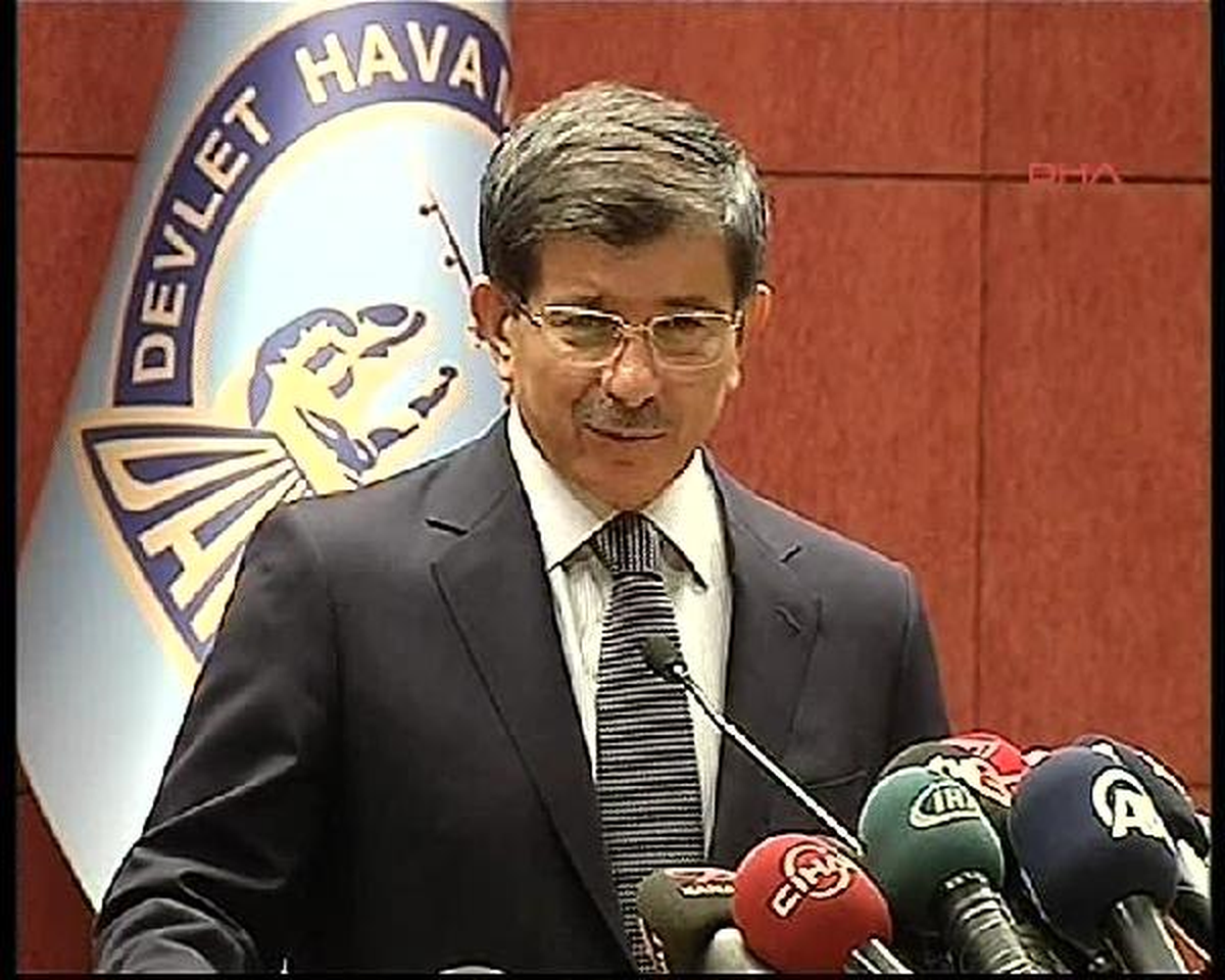 Davutoğlu: İran\'daki Açıklamalar İlişkilere Zarar Veriyor