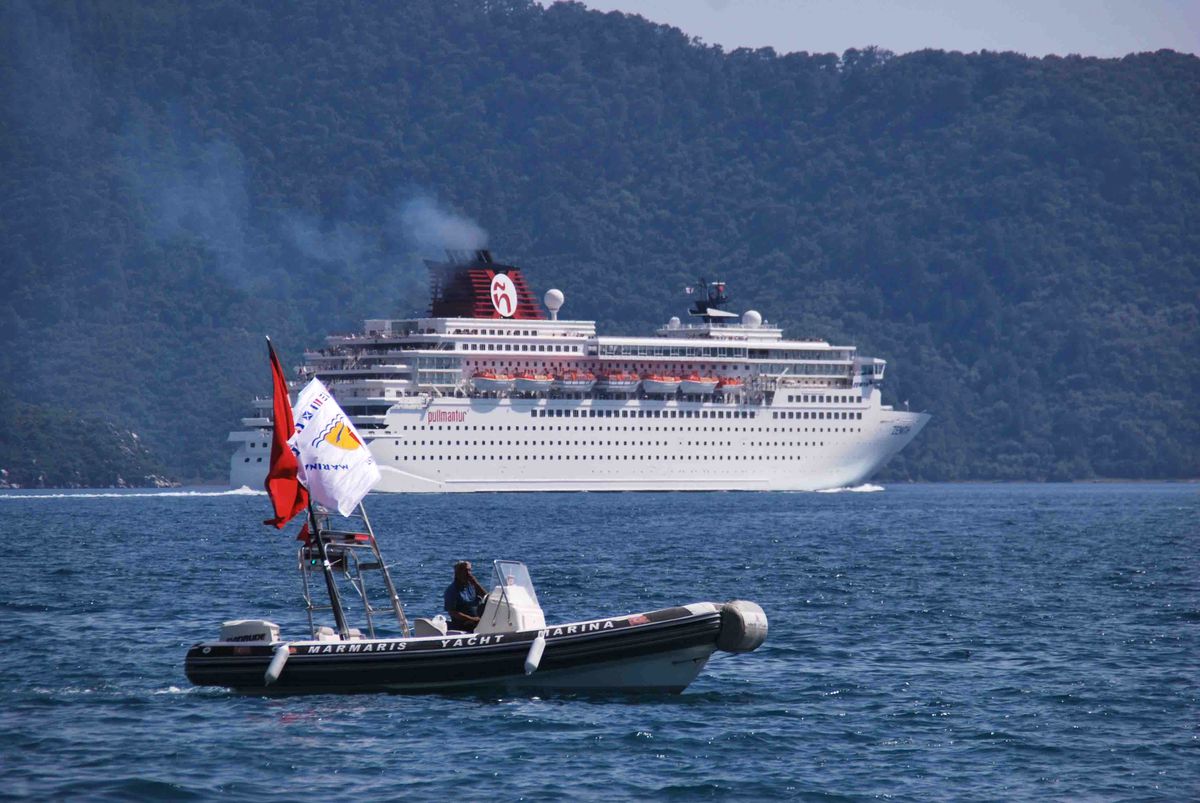 Dev Yolcu Gemisi Zenith 7. Kez Marmaris\'te