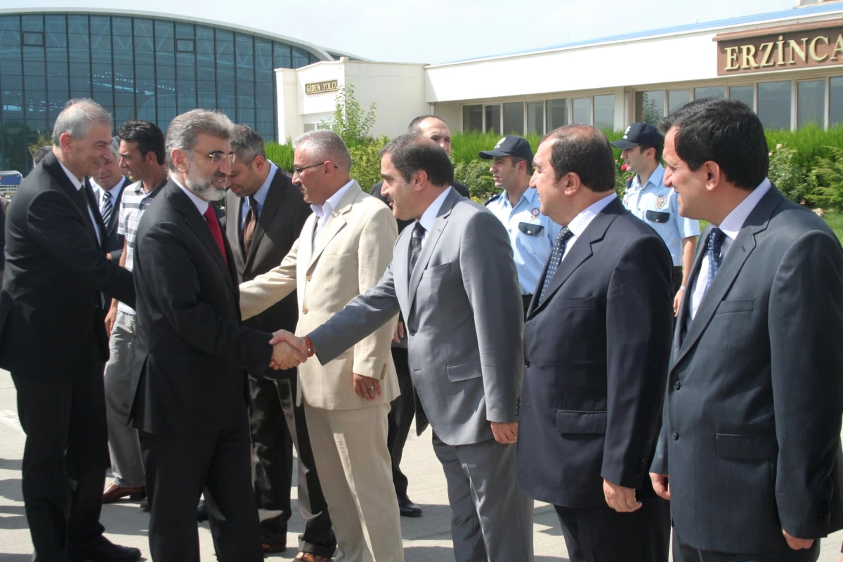 Enerji ve Tabii Kaynaklar Bakanı Yıldız Erzincan\'da