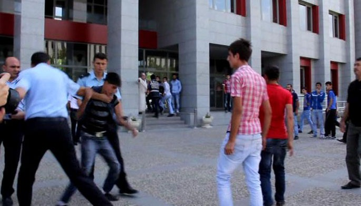 Erzurum\'da Uyuşturucu Tacirlerine Şafak Baskını