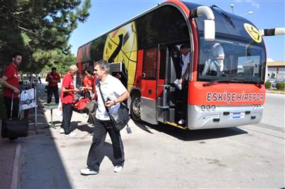 Eskişehirspor, Tur İçin Fransa\'ya Uçtu