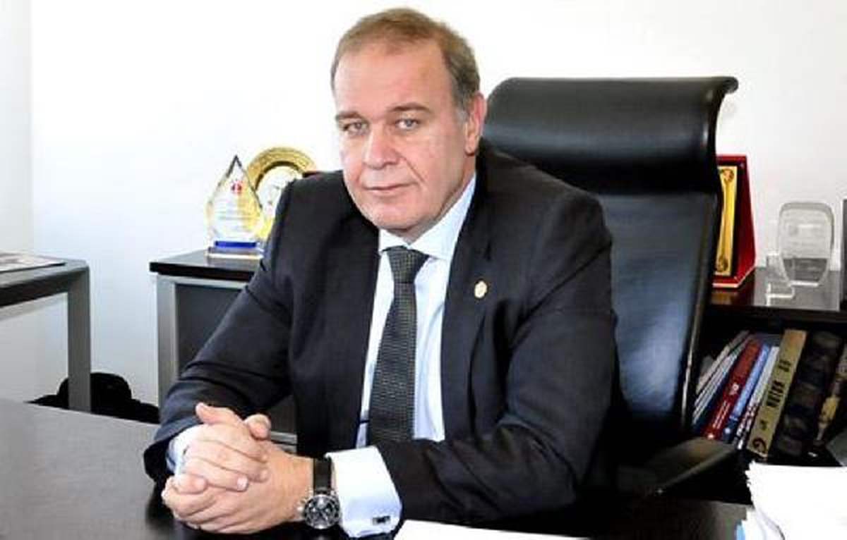 Evinin Merdivenlerinden Düşen Öztrak\'ın Ayağı Çatladı