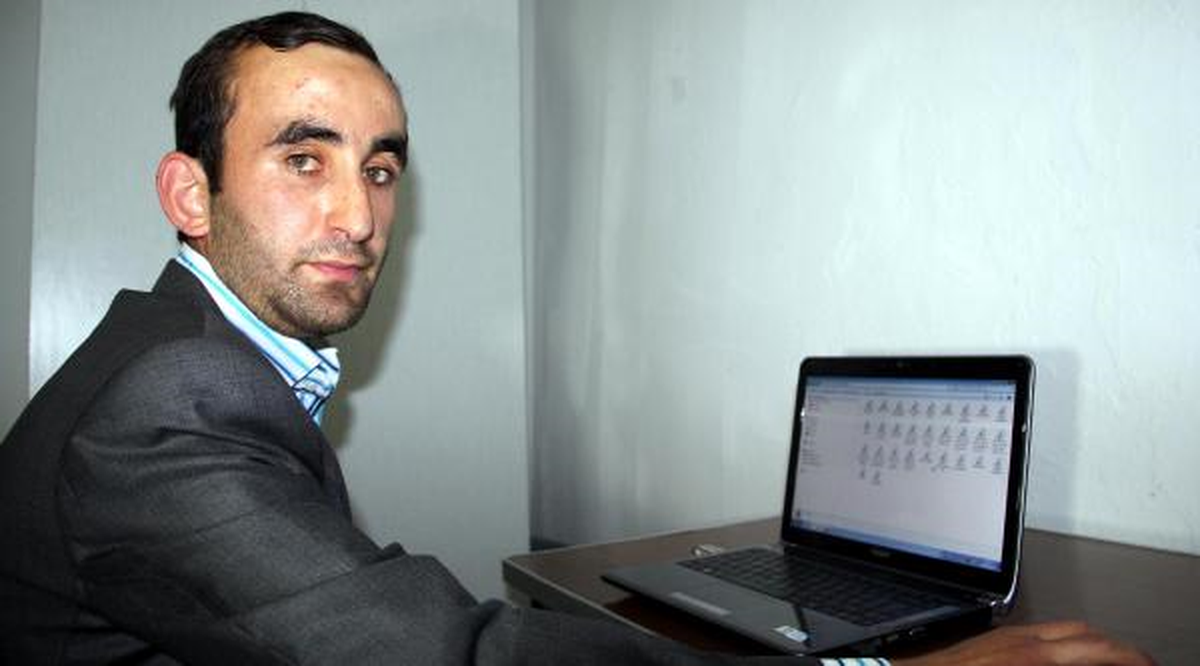 İmam, Köy Halkını İlahilerle Uyandırıyor