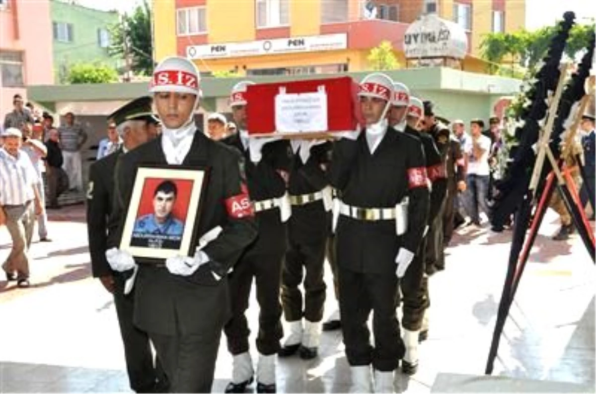İzmir\'de Askerin Kaza Kurşunuyla Vurulması
