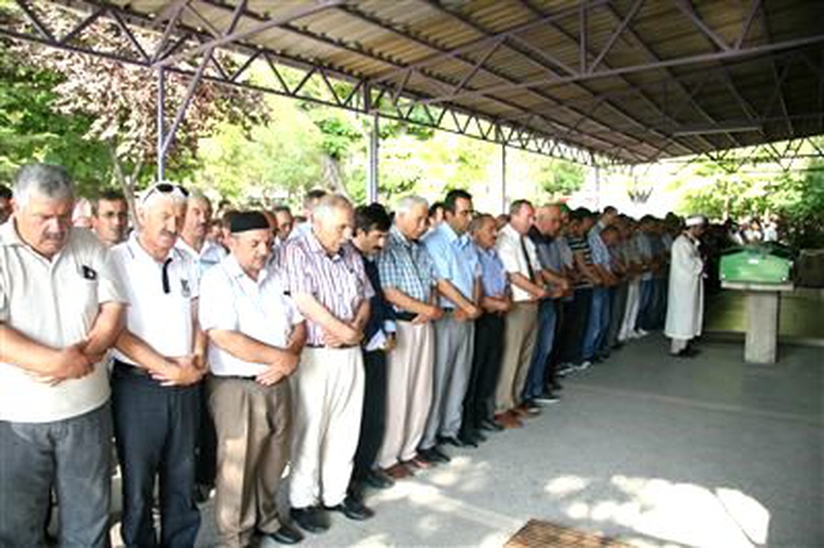 Kamyonetin Çarptığı Kadın Hayatını Kaybetti