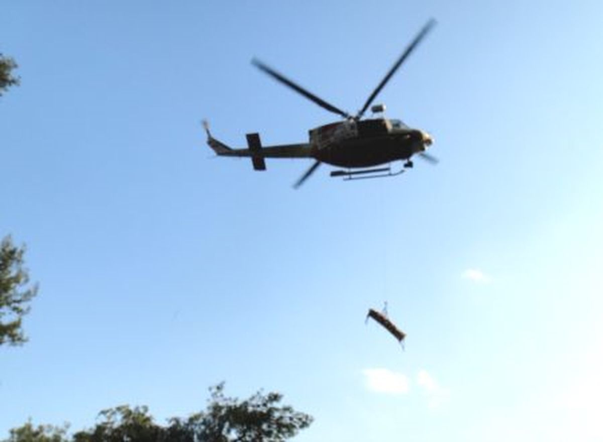Kayalıklardan Düşen Genç Kız, Helikopterle Kurtarıldı