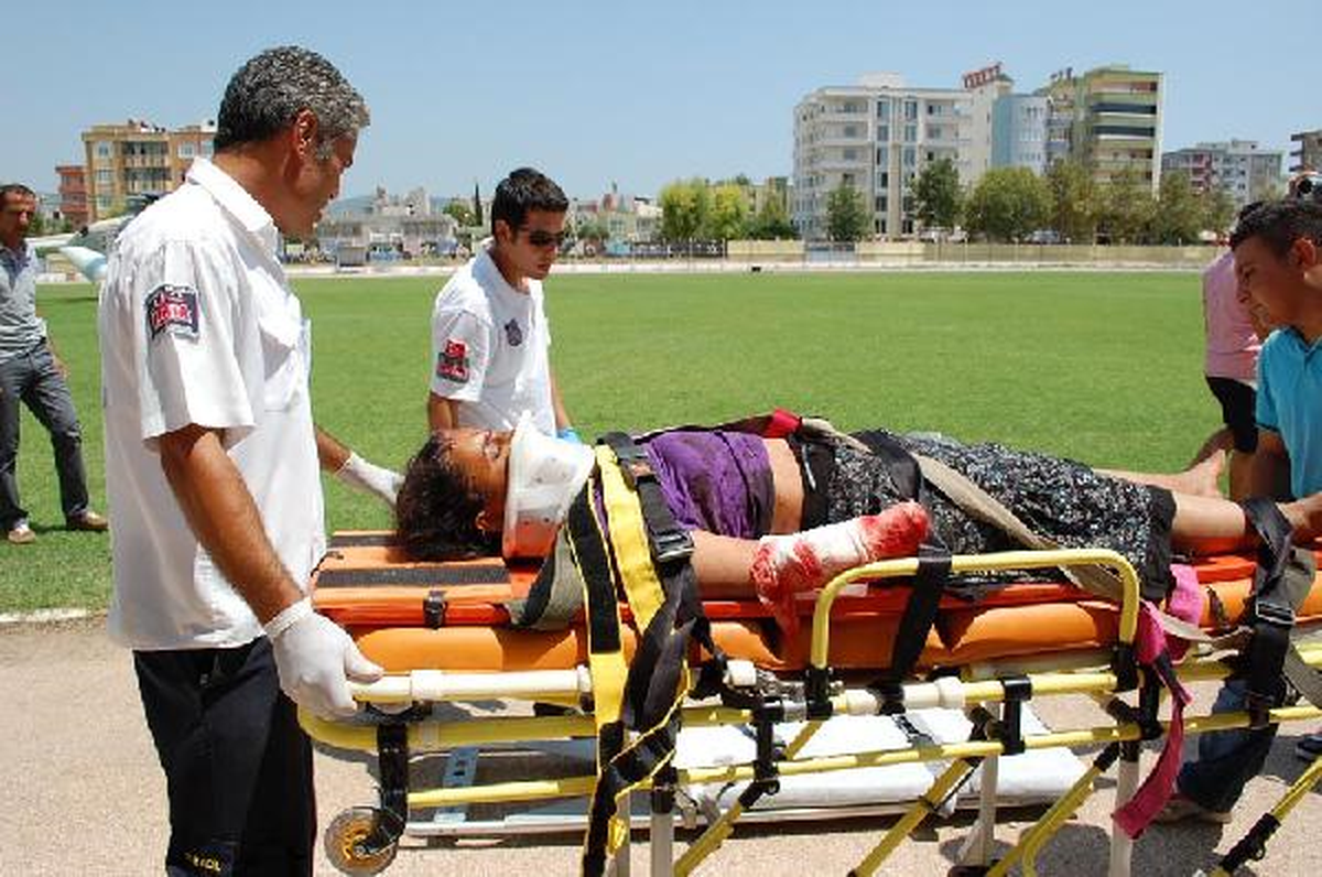 Kazada Kolu Kopan Kadın, Ambulans Helikopterle Ankara\'ya Gönderildi