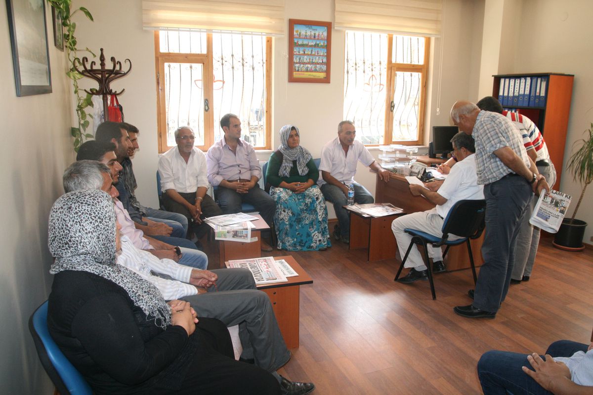 Komutanlık Alıkonulan Asker Ailesinin Dilekçesini Kabul Etmedi