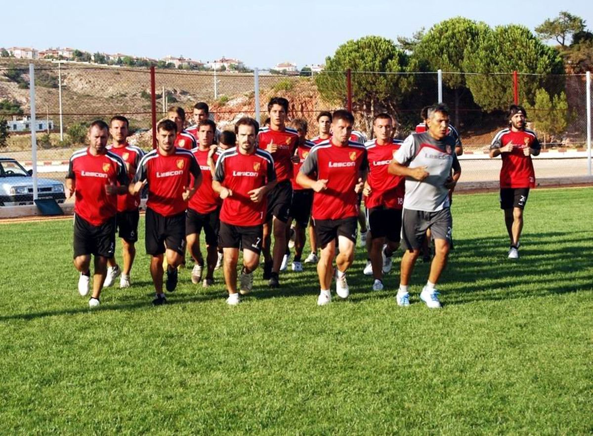 Küçükköy Belediyespor Top Başı Yaptı