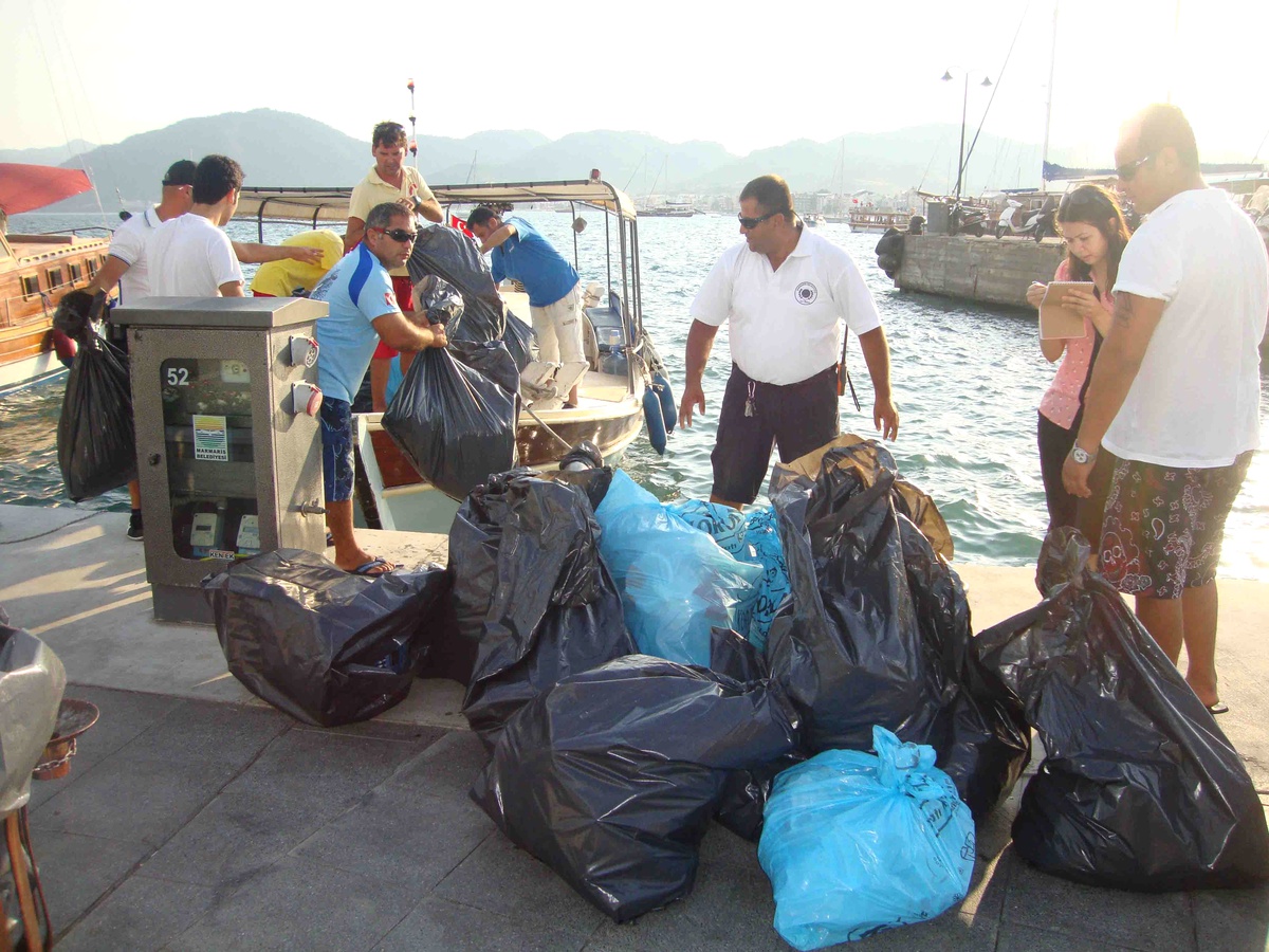 Marmaris Koylarında Temizlik Çalışmaları