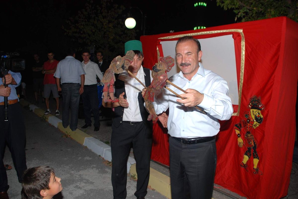 Nevzat Doğan\'dan Gölge Oyunu