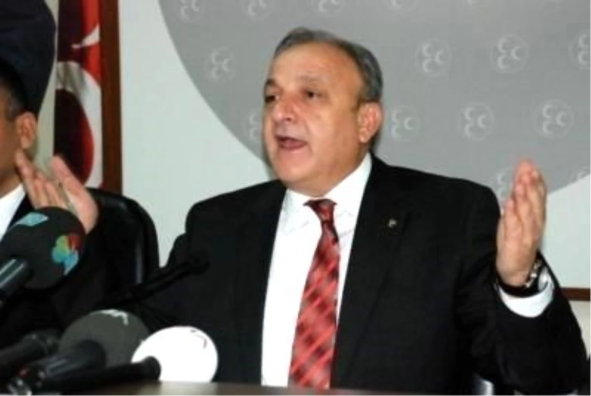 Oktay Vural, AK Parti ve CHP\'yi Eleştirdi