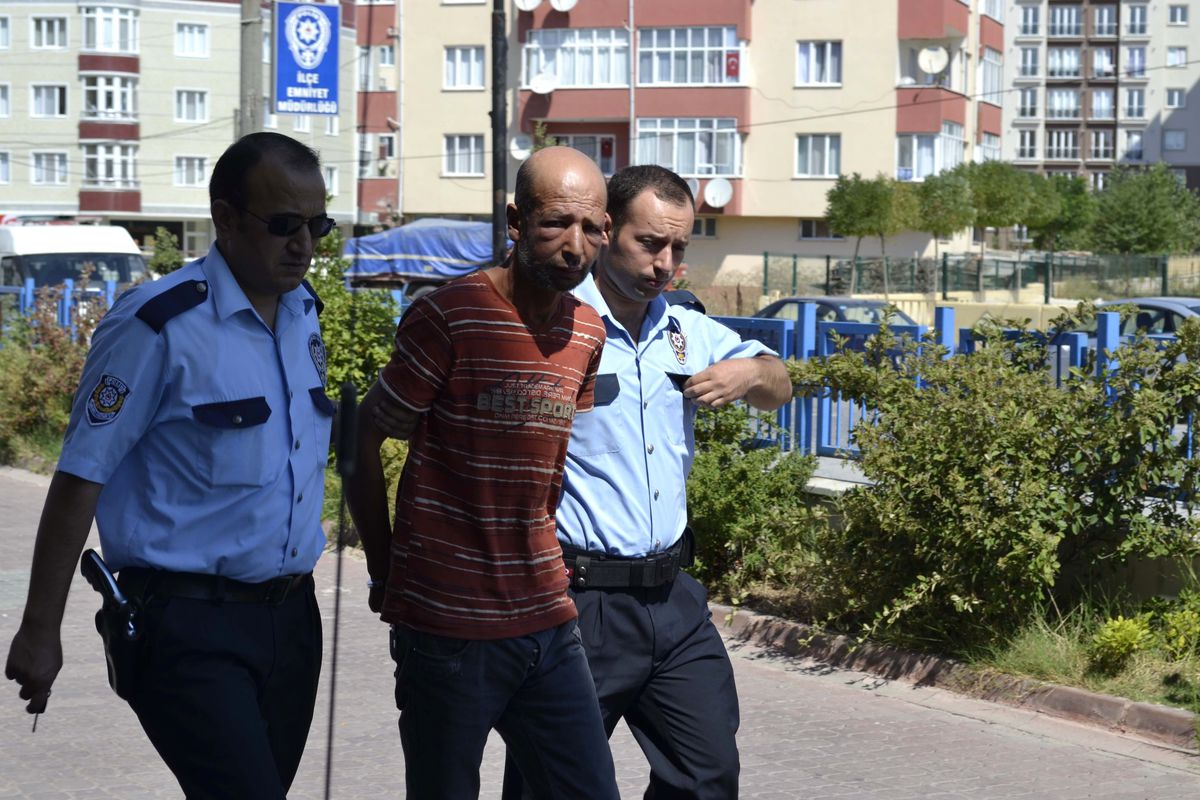 Polis Hırsızı \'Devlet\' Kapısında Yakaladı