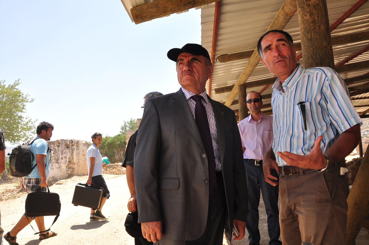 Rektör Harmandar Hekatomnos Anıtı\'nı İnceledi