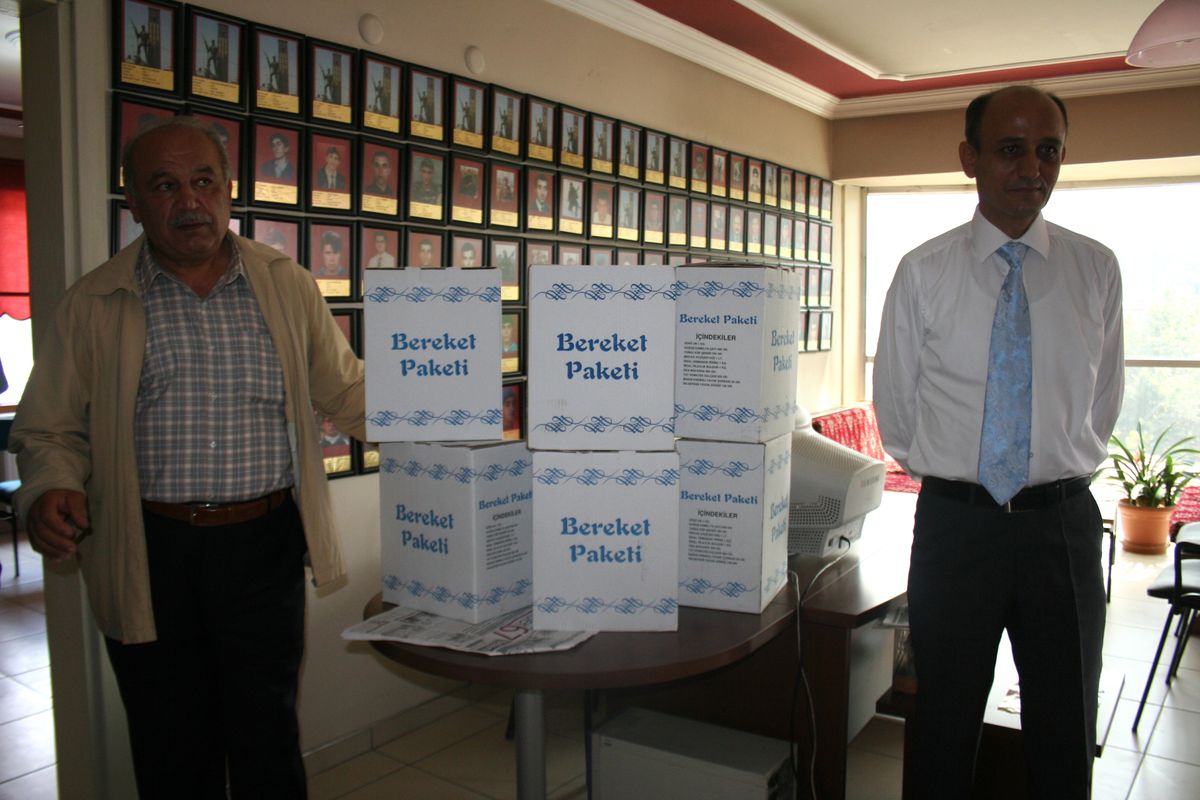 Rotary Kulübün\'den, Şehit Ailelerine 50 Koli Yarım Paketi