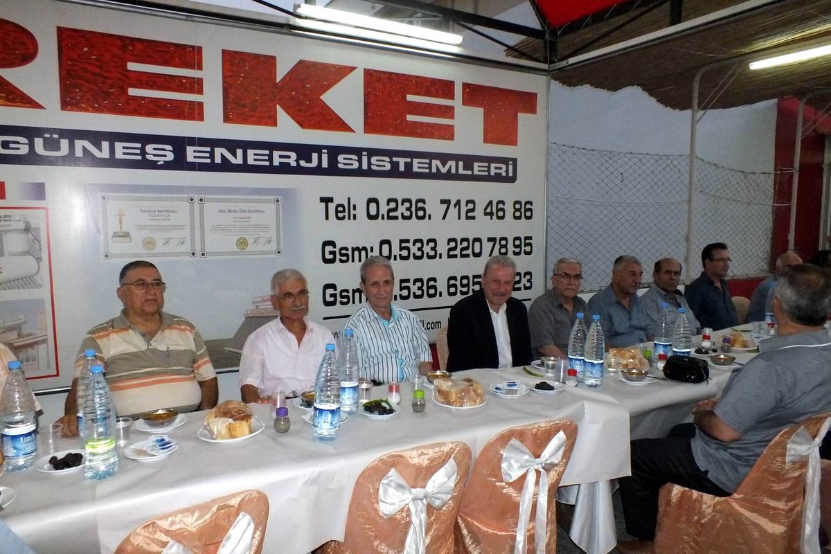 Salihli Bakkallar Odası\'ndan İftar Yemeği