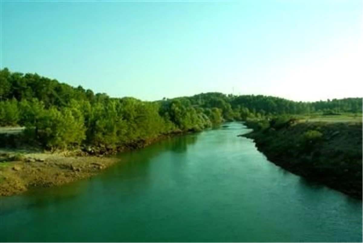 Serinlemek İçin Girdiği Manavgat Irmağı\'nda Kayboldu