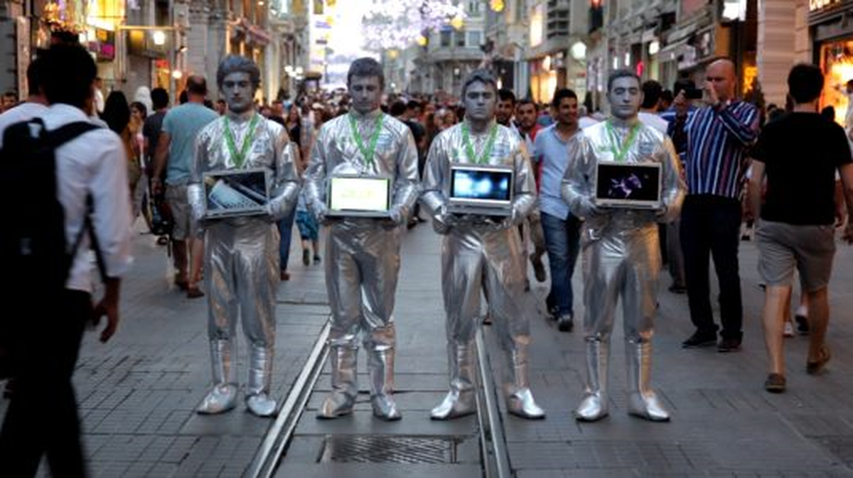Ultra İnce, Ultra Hafif, Ultra Çekici