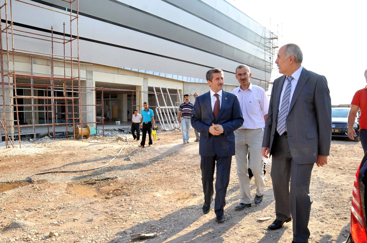 Vali Ata, Şahinbey Belediyesi Tarafından Temeli Atılan Okulun İnşaatında İncelemelerde Bulundu
