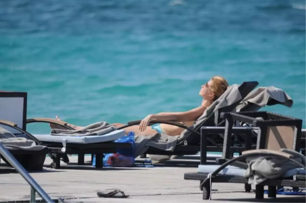 Alara Koçibey Çeşme Sahillerinde