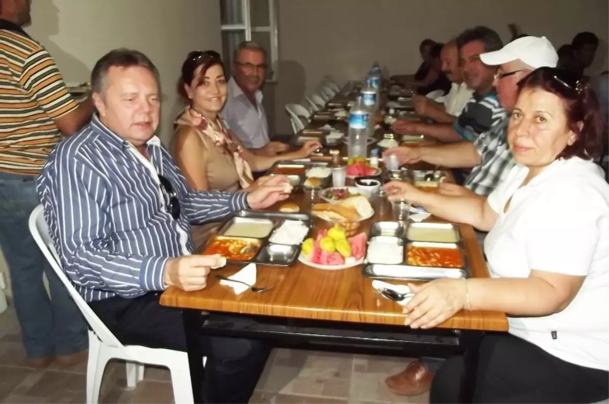 Başkan Türközen Halkıyla Aynı Sofrada