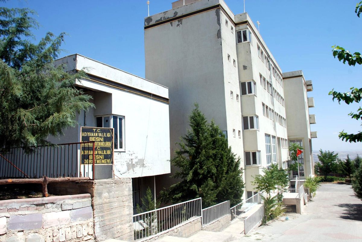 Besni Öğretmenevi Yurt Olacak