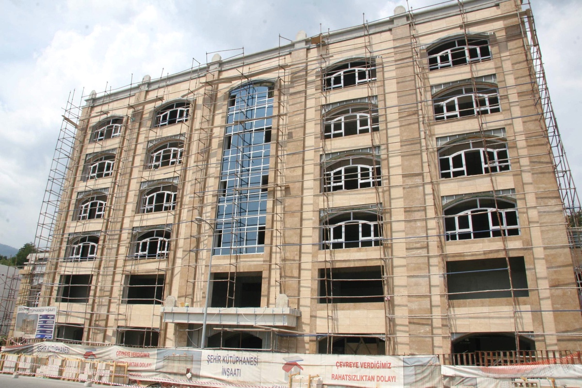 Bölgenin En Büyük Kütüphanesi