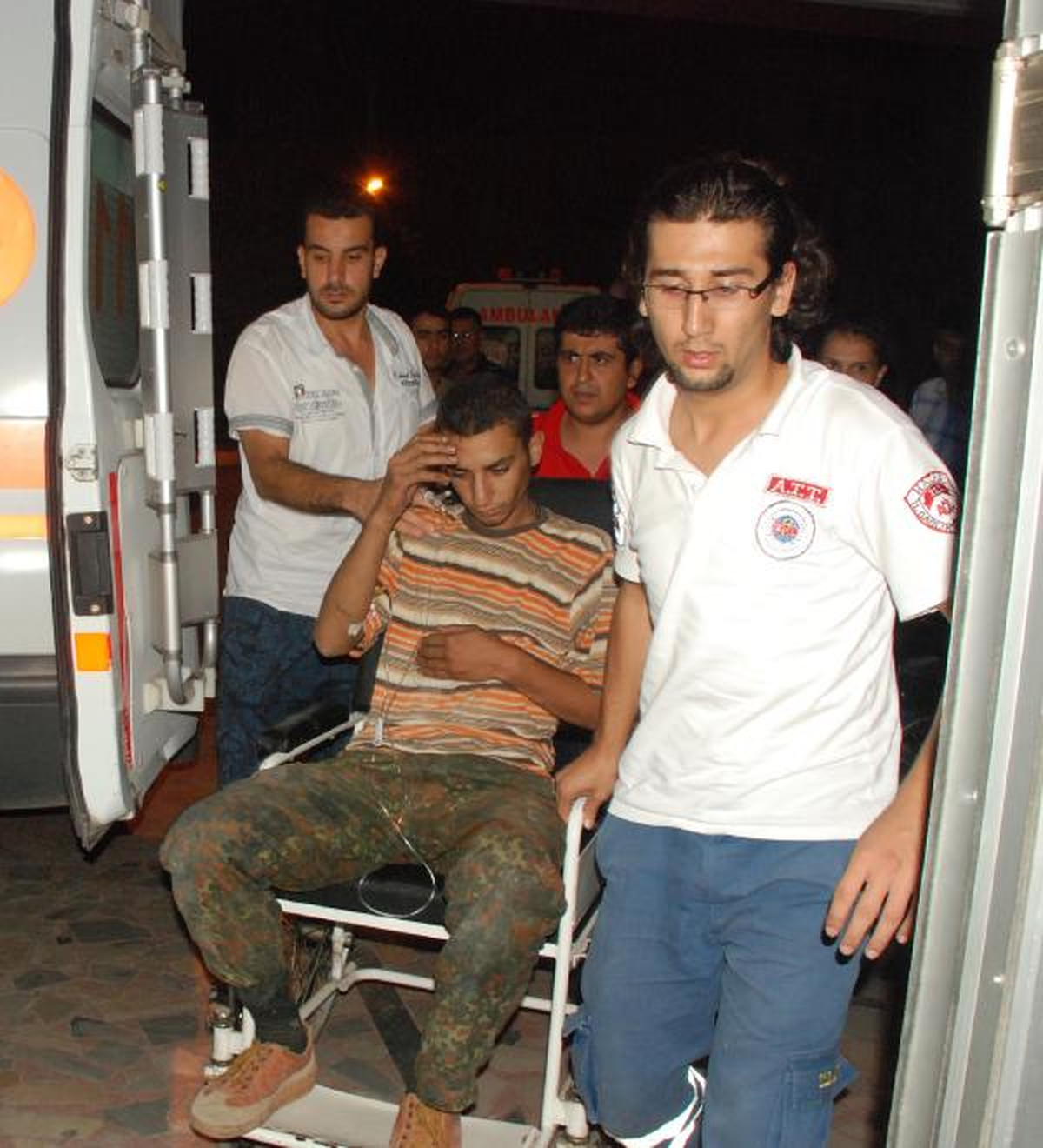 Çatışmada Yaralanan 4 Suriyeli İskenderun\'a Getirildi