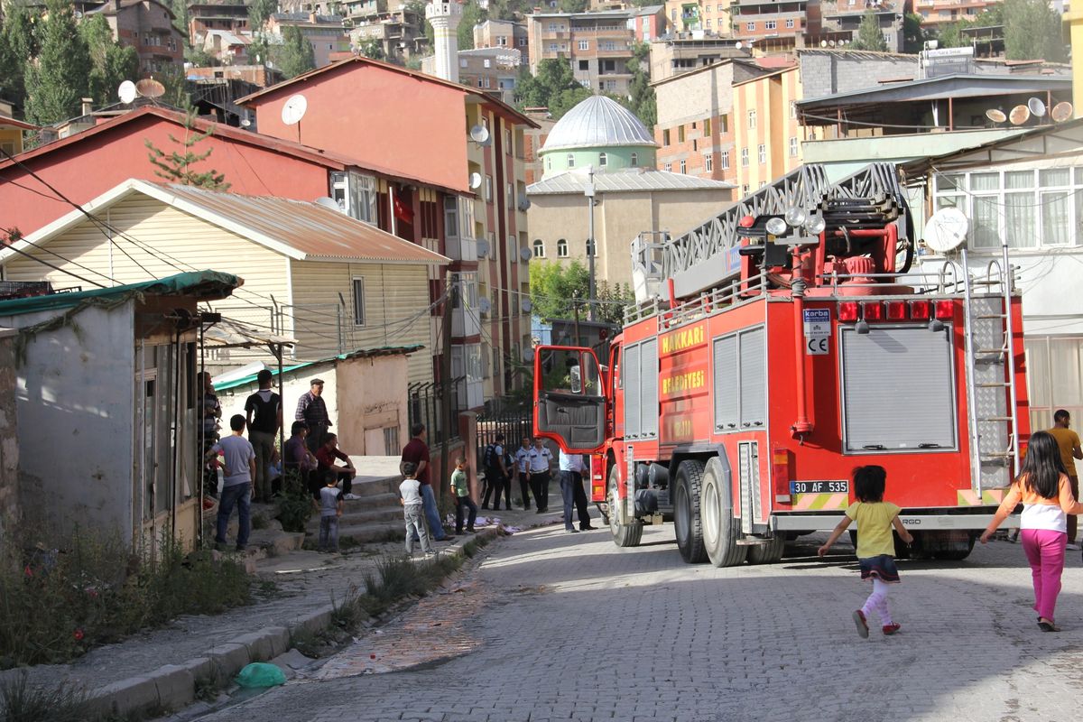 Çocukların Tehlikeli Oyunu Yangın Çıkarttı
