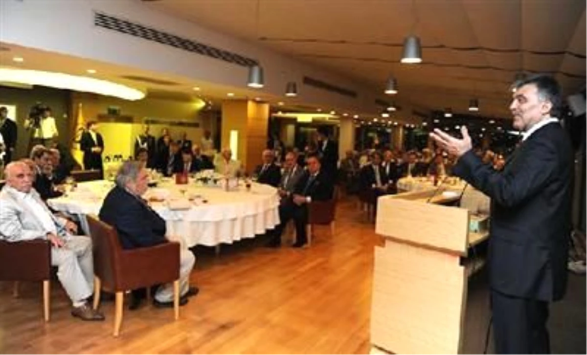 Cumhurbaşkanı Gül, Nevzat Yalçıntaş\'ın Verdiği İftara Katıldı