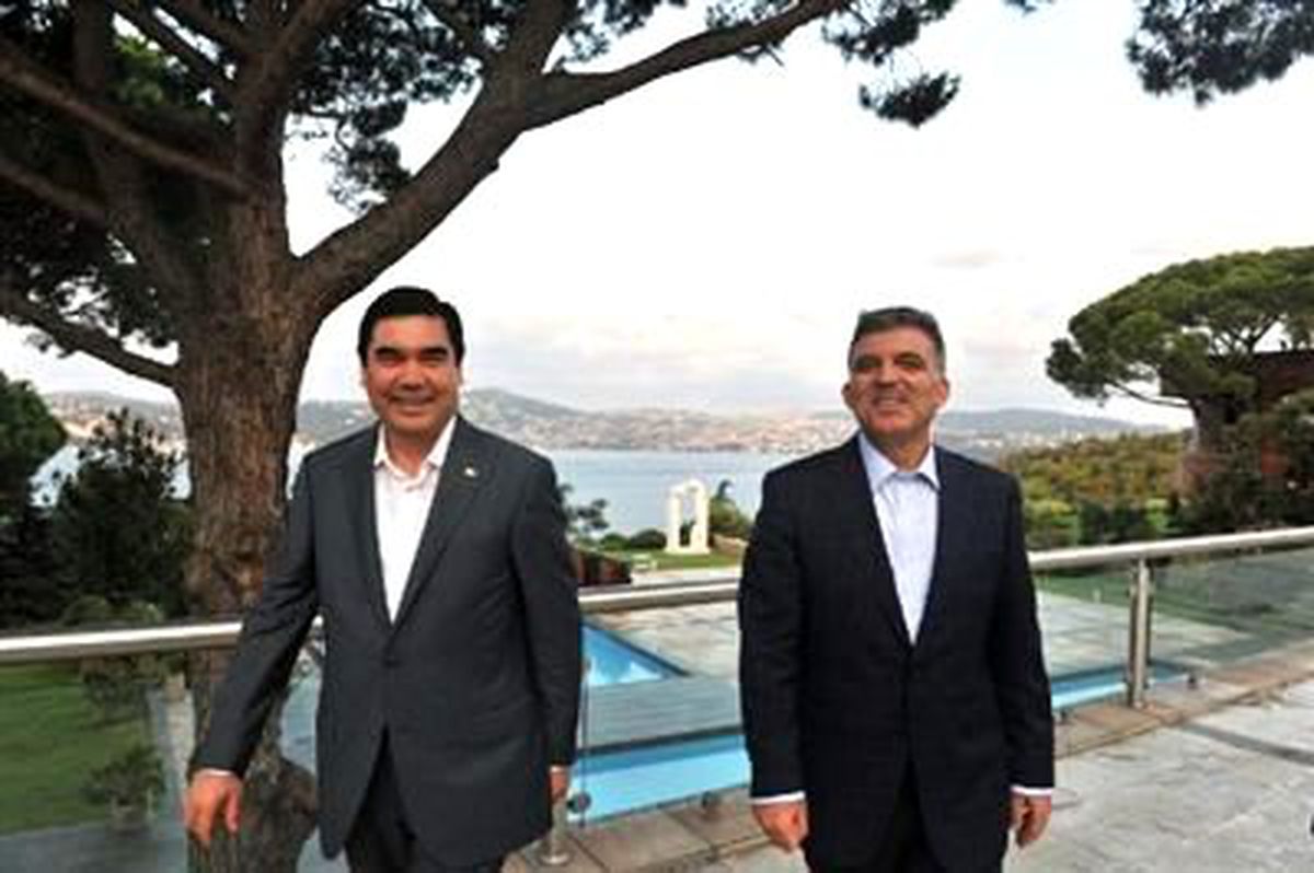 Cumhurbaşkanı Gül Türkmenistan Devlet Başkanı Berdimuhamedov ile Görüştü