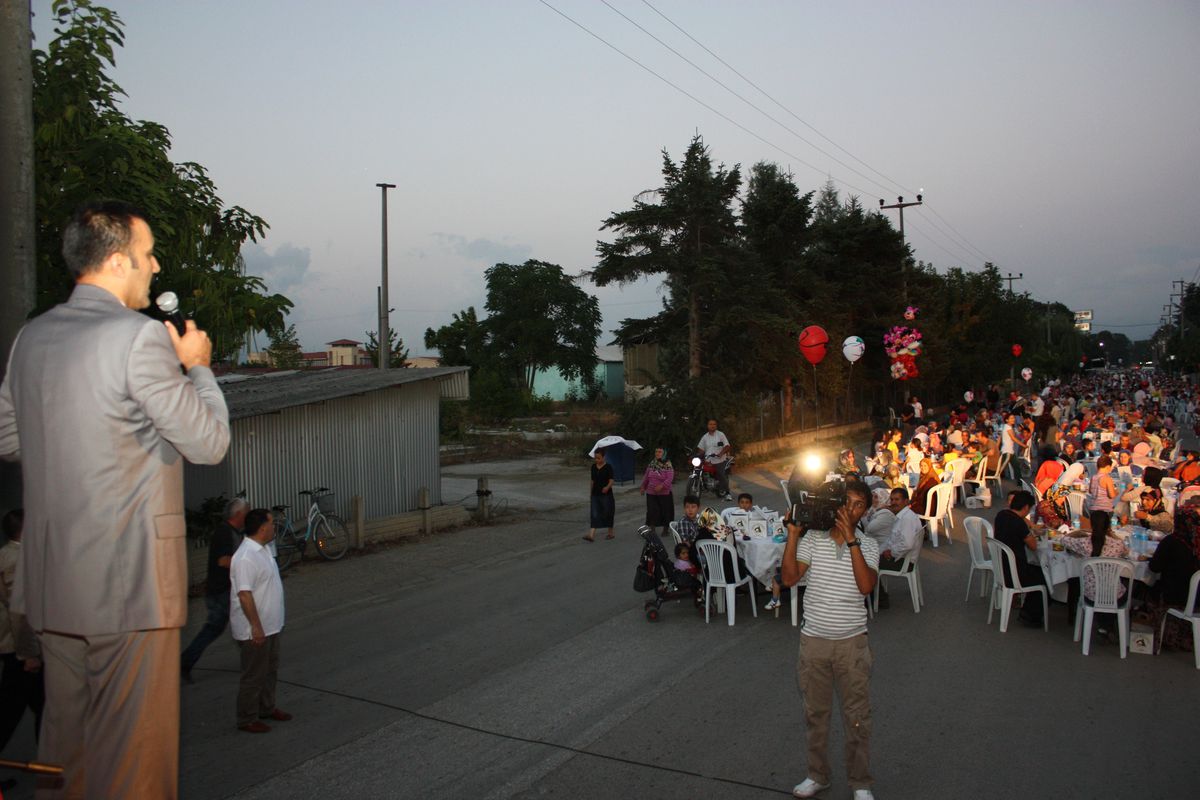 Düzce\'de Mahalle İftarlarını Halk Sevdi