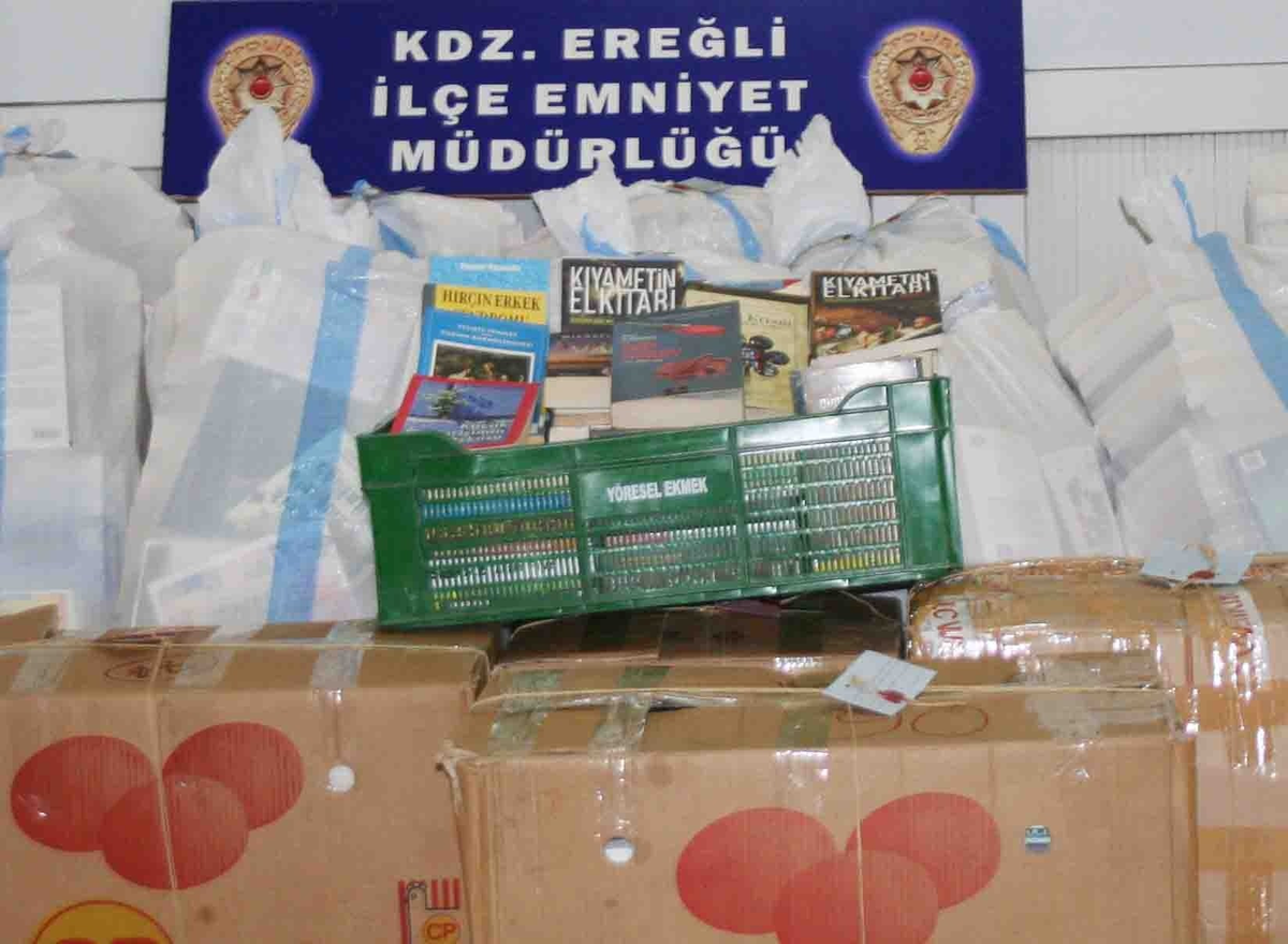 Ereğli Polisi 3 Bin 140 Korsan Kitap Ele Geçirdi