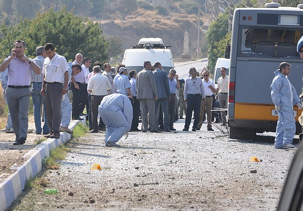 Foça\'daki Patlamaya İlişkin Çalışmalar Sürüyor