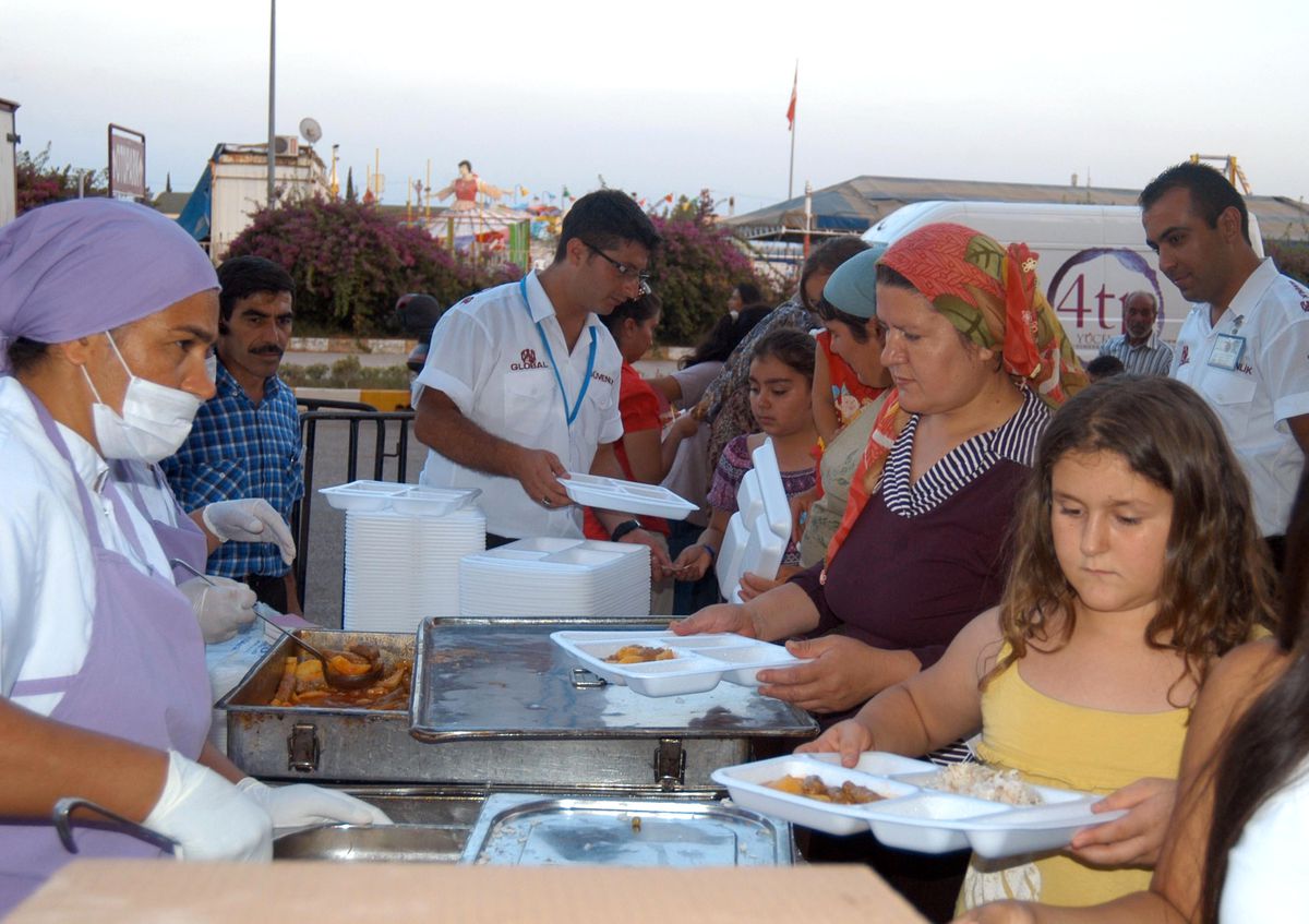 İftar Sofrası Aksu\'ya Taşındı