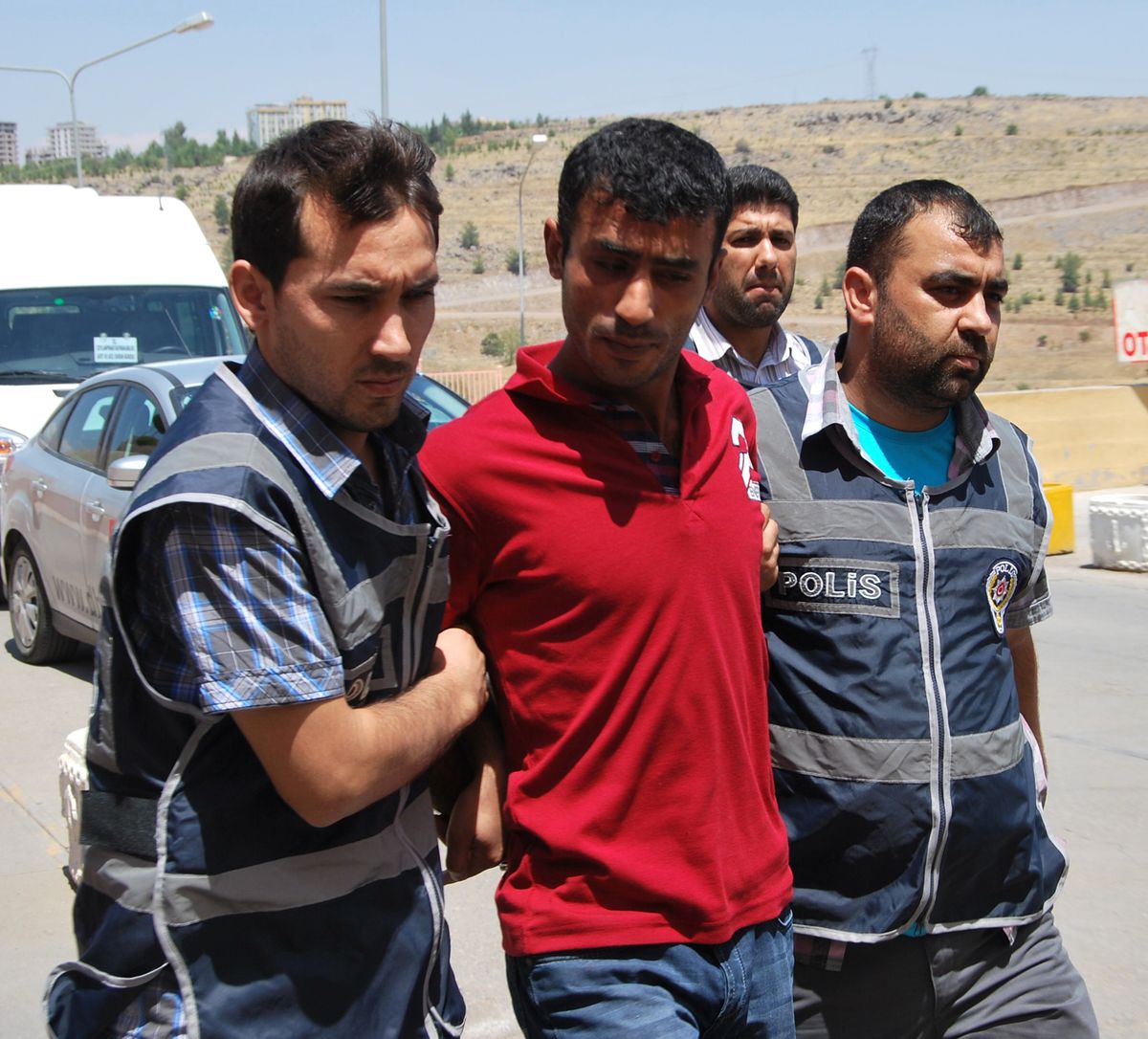 İki Amcasını Yaralayan Zanlı Yakalandı