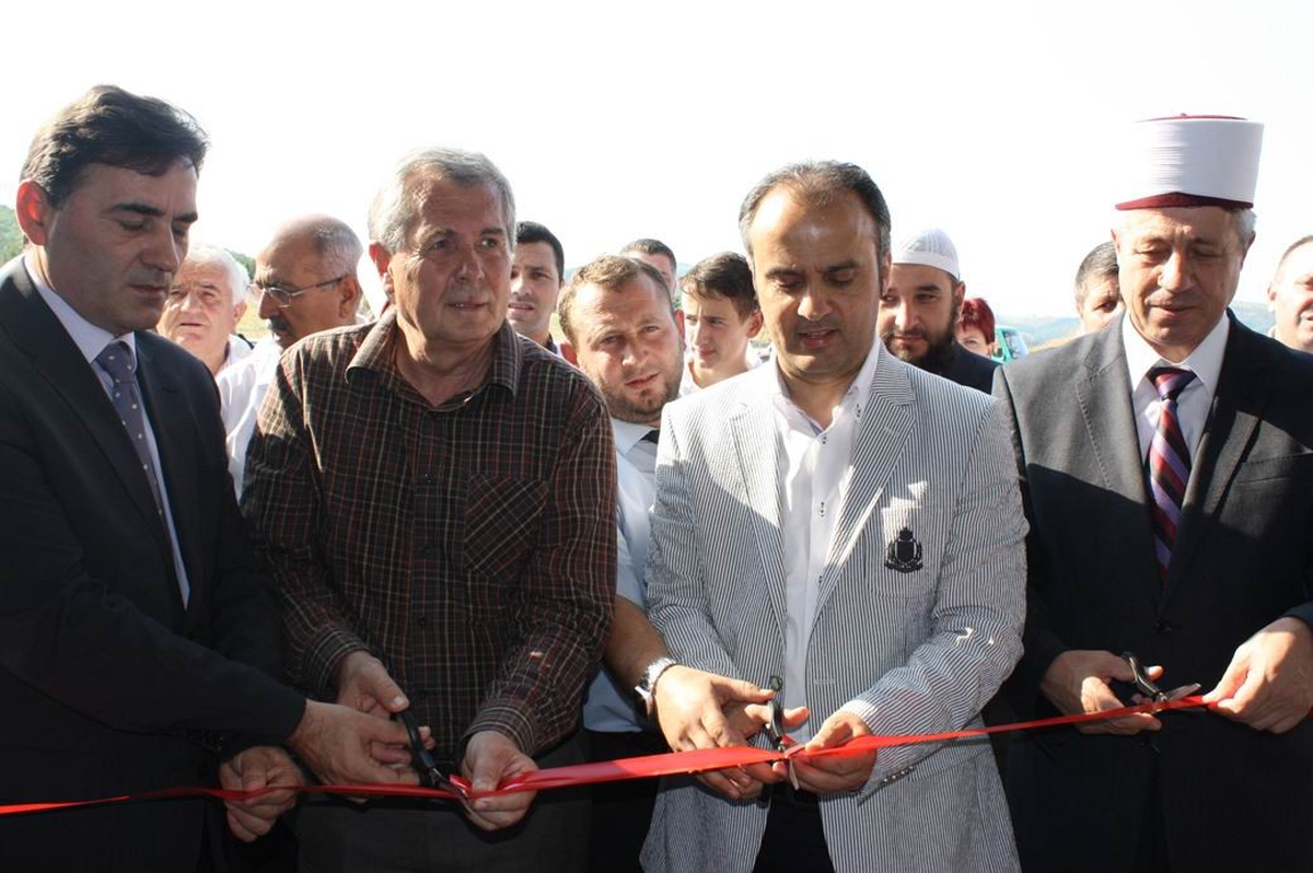 İnegöl\'den Mitroviça\'ya Cenaze Defin Hizmetleri Binası ve Camii