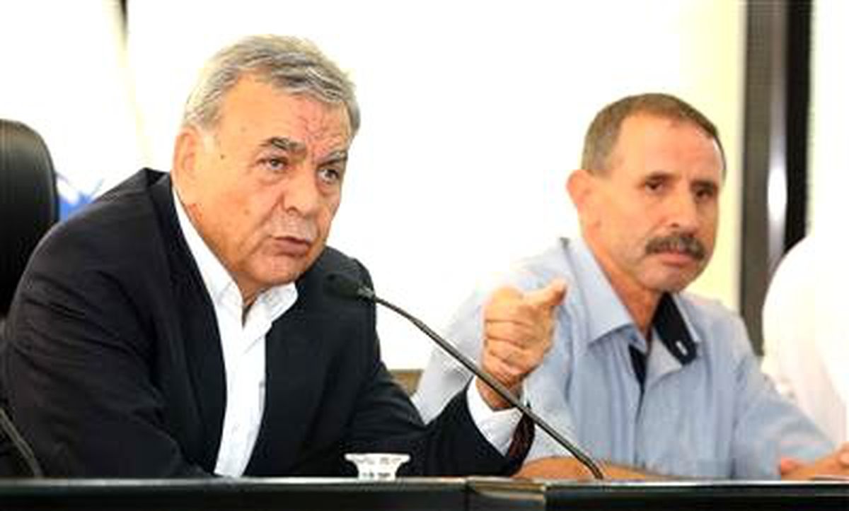 İzmir Büyükşehir Belediye Başkanı Aziz Kocaoğlu, "Bugün Foça\'da Askeri Üssün Bulunduğu Alana Giden...