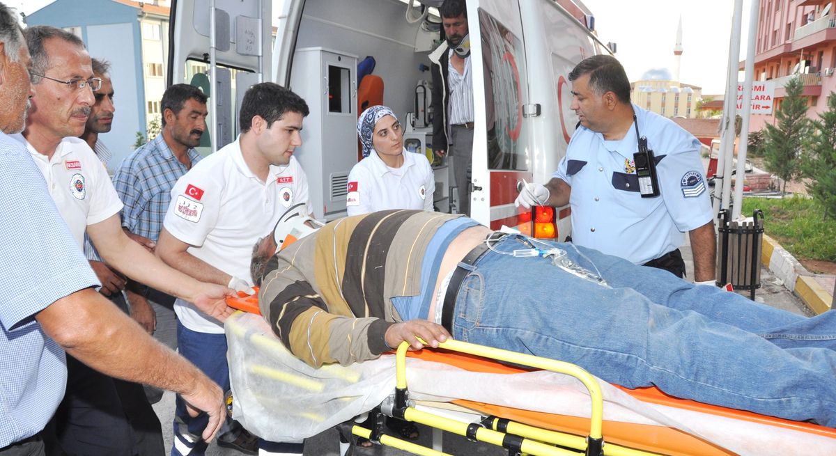 Kamyonet Takla Attı: 1 Ölü, 4 Yaralı
