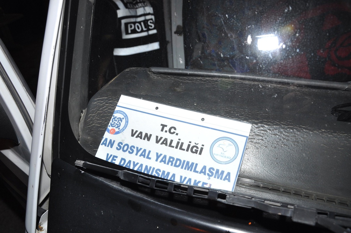 Kamyonetin Yakıt Deposunda 50 Kilogram Uyuşturucu Bulundu