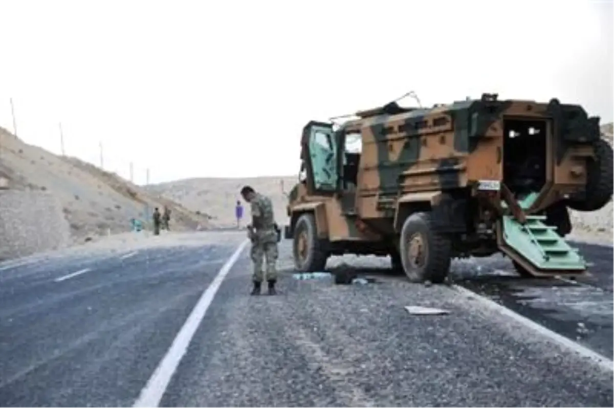 Mardin\'de Yol Kesen PKK\'dan Mayınlı Tuzak: 1 Asker Yaralı(2)